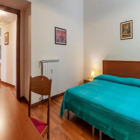 Piazza Re Di Roma Apartment Екстериор снимка