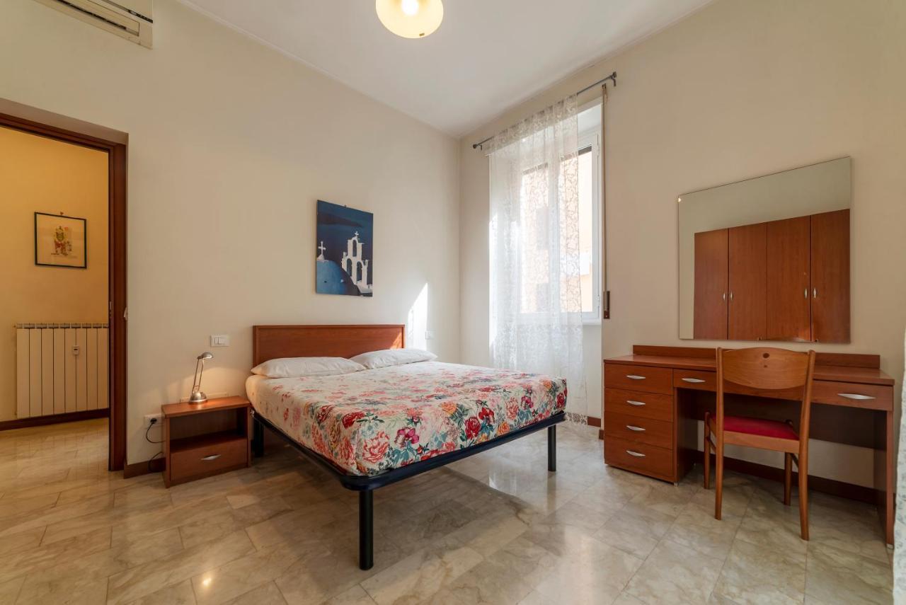 Piazza Re Di Roma Apartment Екстериор снимка