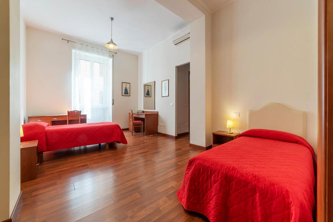 Piazza Re Di Roma Apartment Екстериор снимка