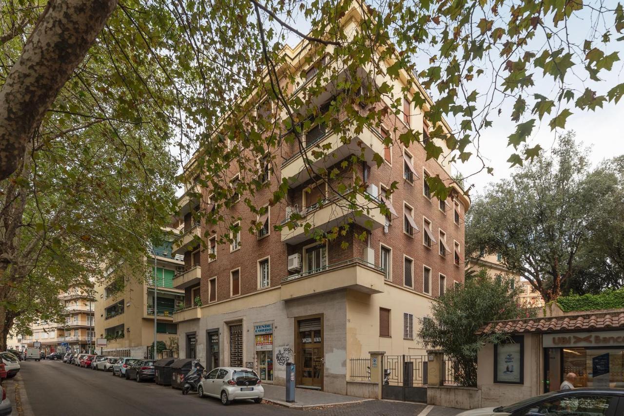 Piazza Re Di Roma Apartment Екстериор снимка